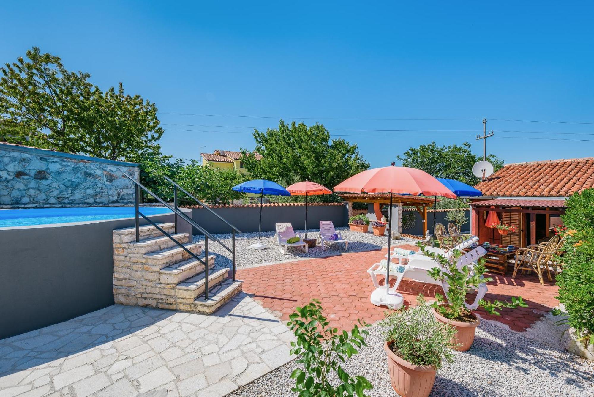 Apartment With Pool Višnjan Kültér fotó